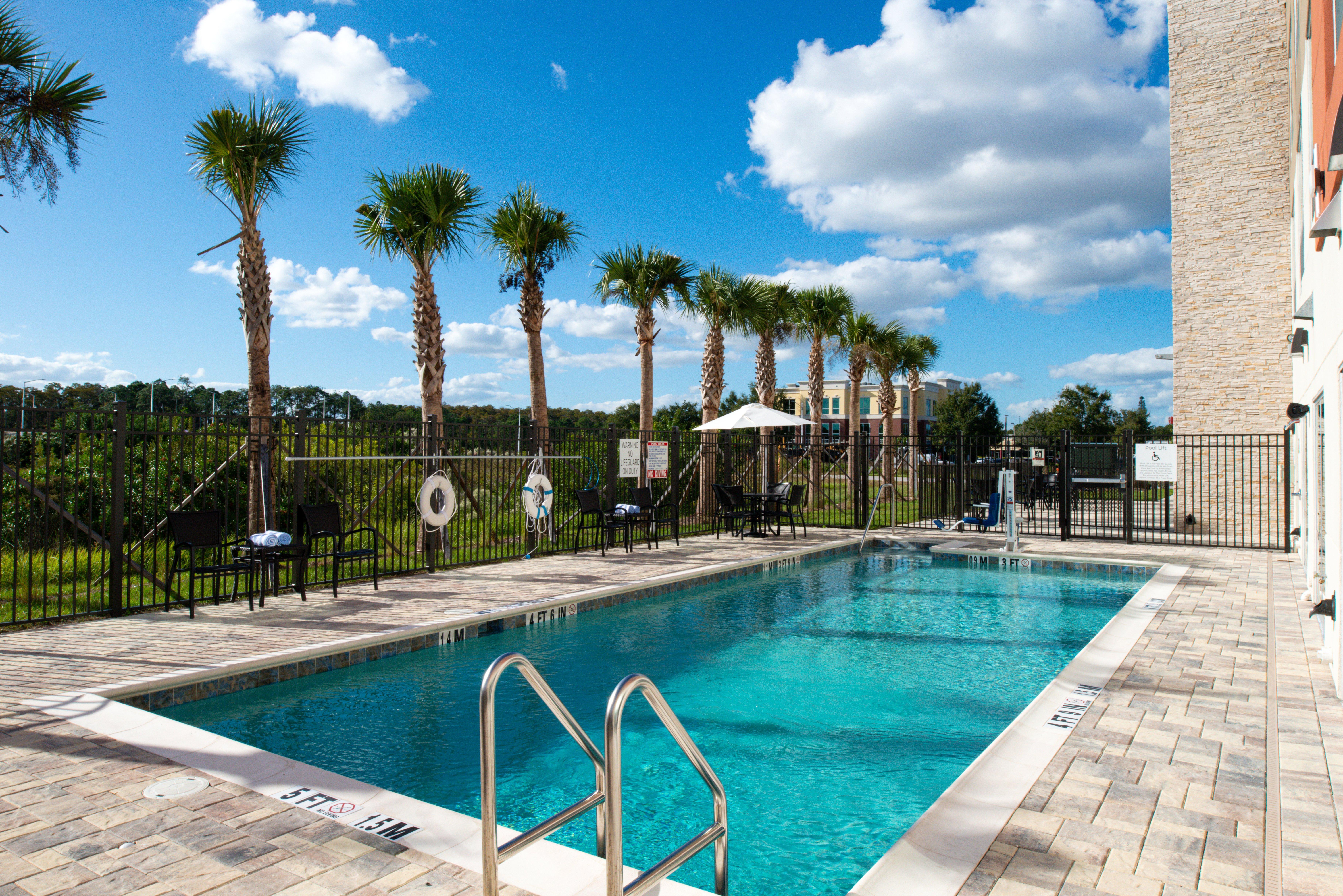 Holiday Inn Express Orlando - South Park By Ihg Williamsburg Exterior foto